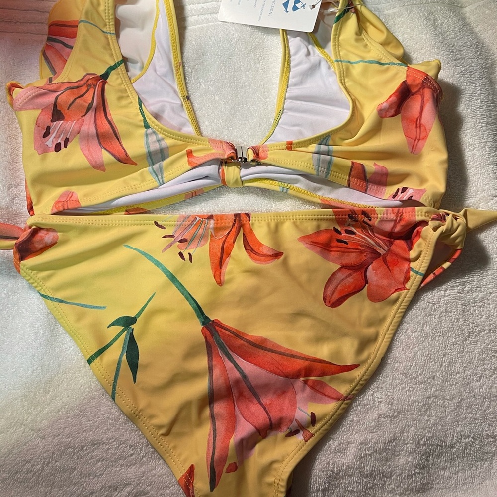 BEACHSISSI XL FLOWERED BATHING SUIT NWT - Picture 2 of 13